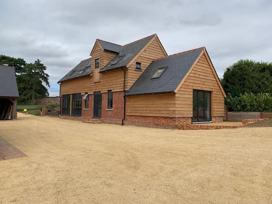 The Old Stables Villa Salisbury Bagian luar foto