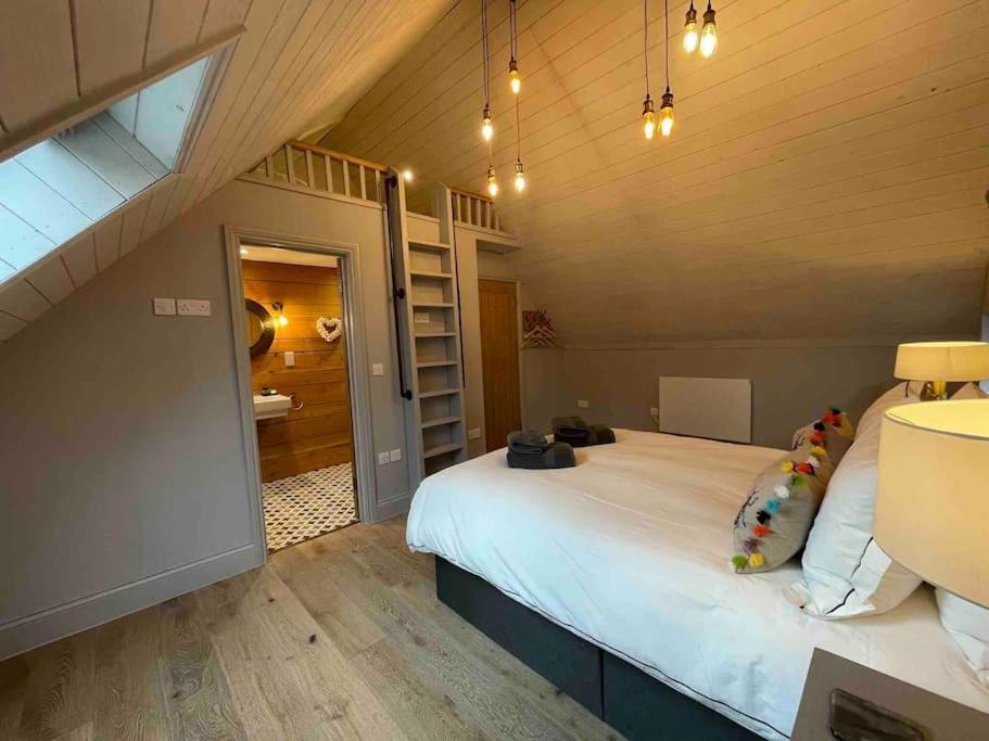 The Old Stables Villa Salisbury Bagian luar foto