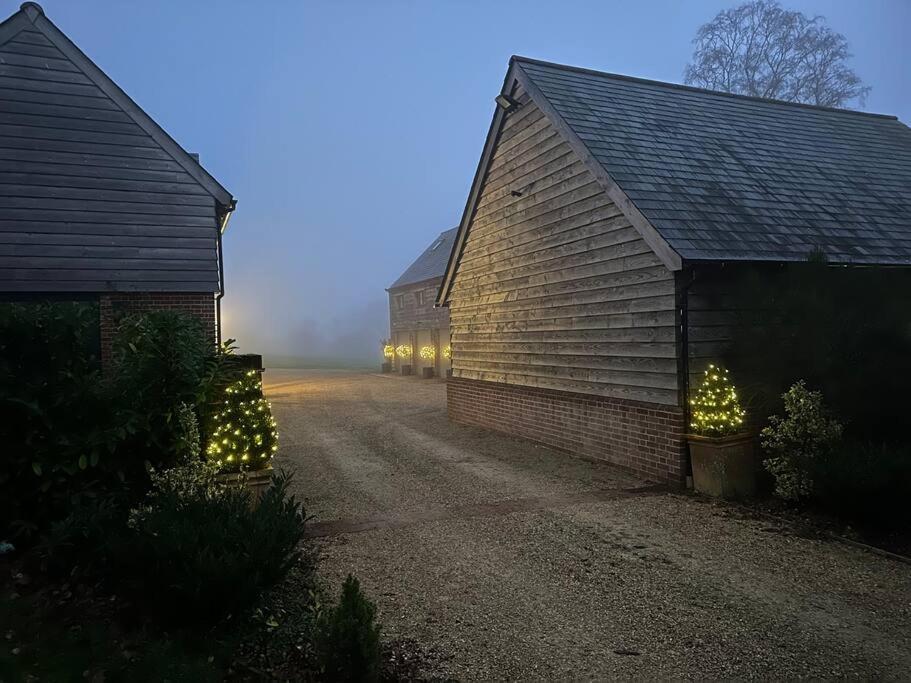 The Old Stables Villa Salisbury Bagian luar foto