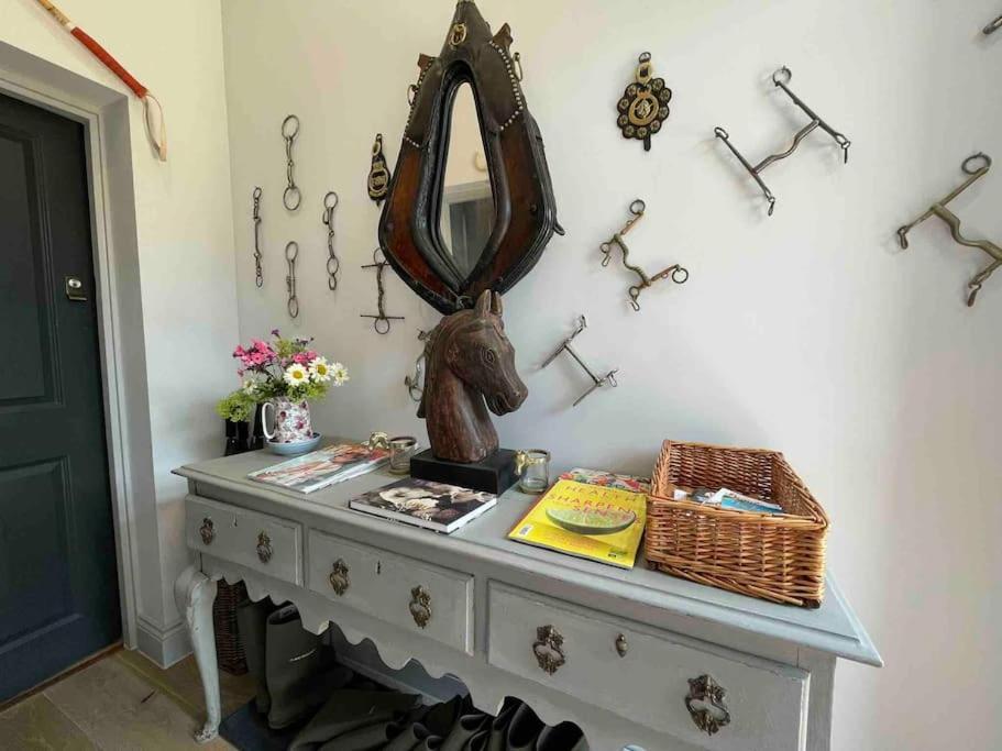 The Old Stables Villa Salisbury Bagian luar foto