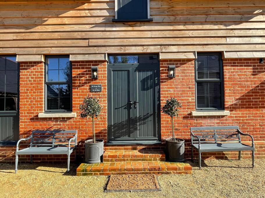 The Old Stables Villa Salisbury Bagian luar foto