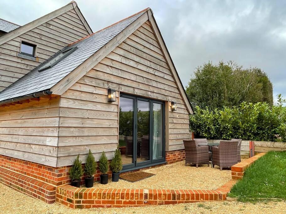 The Old Stables Villa Salisbury Bagian luar foto